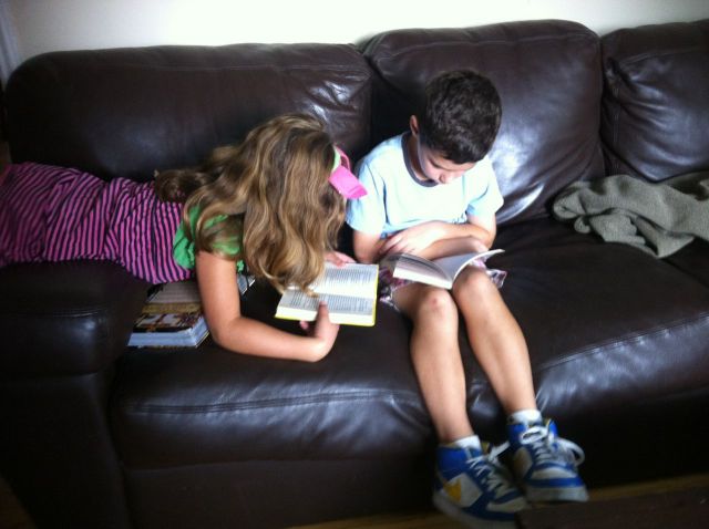 kids reading books